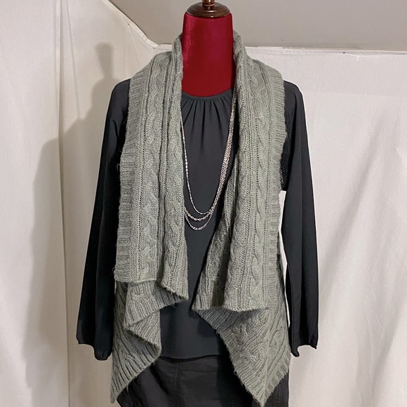 LOFT Women’s Grey Chunky Cable Knit Open Front Sweater Vest (L/XL) - Picture 1 of 4